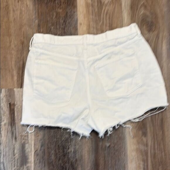 LIKE NEW A NEW DAY Women's White Denim Shorts SIZE 10 - Picture 3 of 3